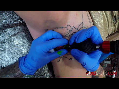❤️ Ekstreme tatuita varmulo Sully Savage ricevis tatuon sur sia klitoro ❤️❌ Pornofilmo ĉe ni % eo.mathem-1-class.ru%